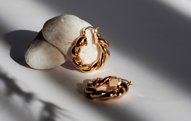 How To Clean Tarnished Jewelry
